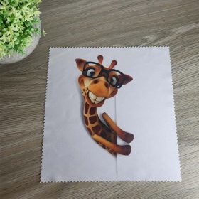 Zsiráfos szemüvegtörlő