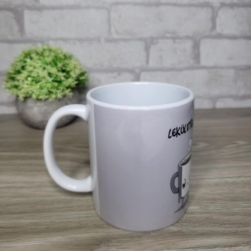 Vicces kávés feliratos bögre – „Küldtem még egy kávét” mintával